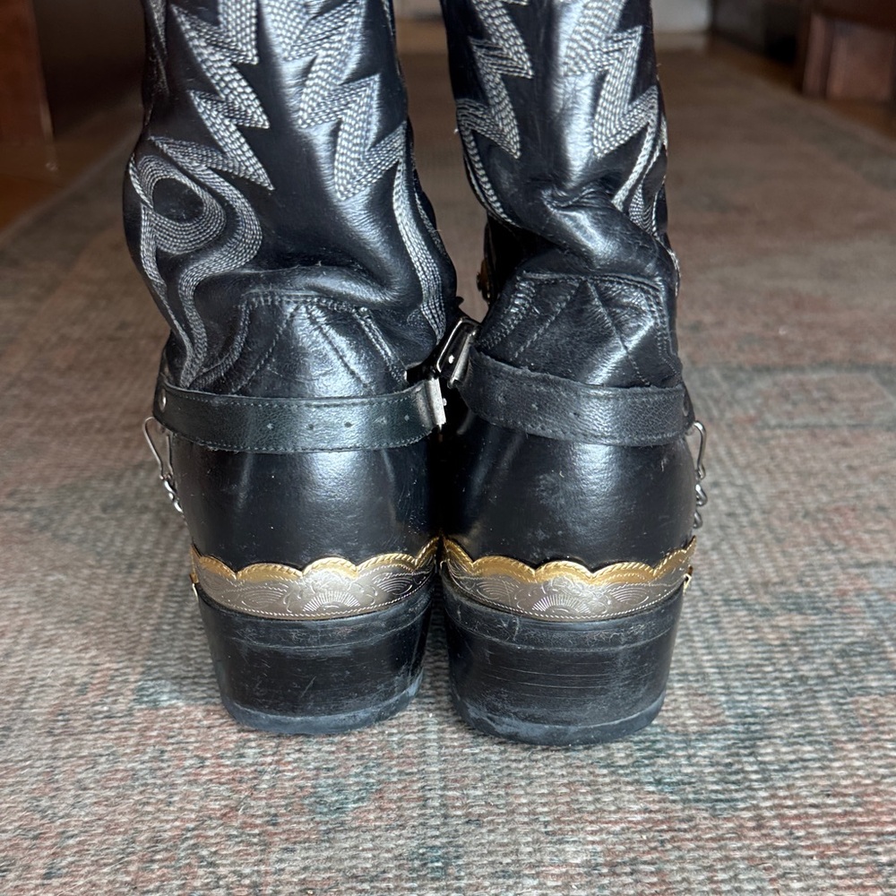 Black Leather Western Cowboy Boots with Silver & Gold Tip Accents & Concho 9.5D - Picture 9 of 14